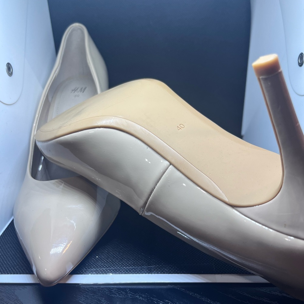 H&M stylish pumps nude size 9